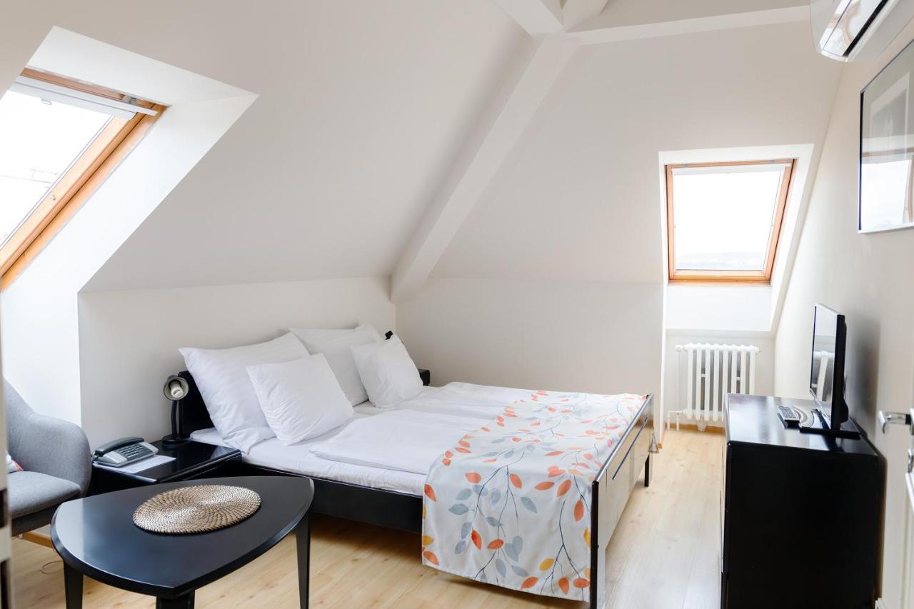 Studio Apartment,1386939686:JPEG