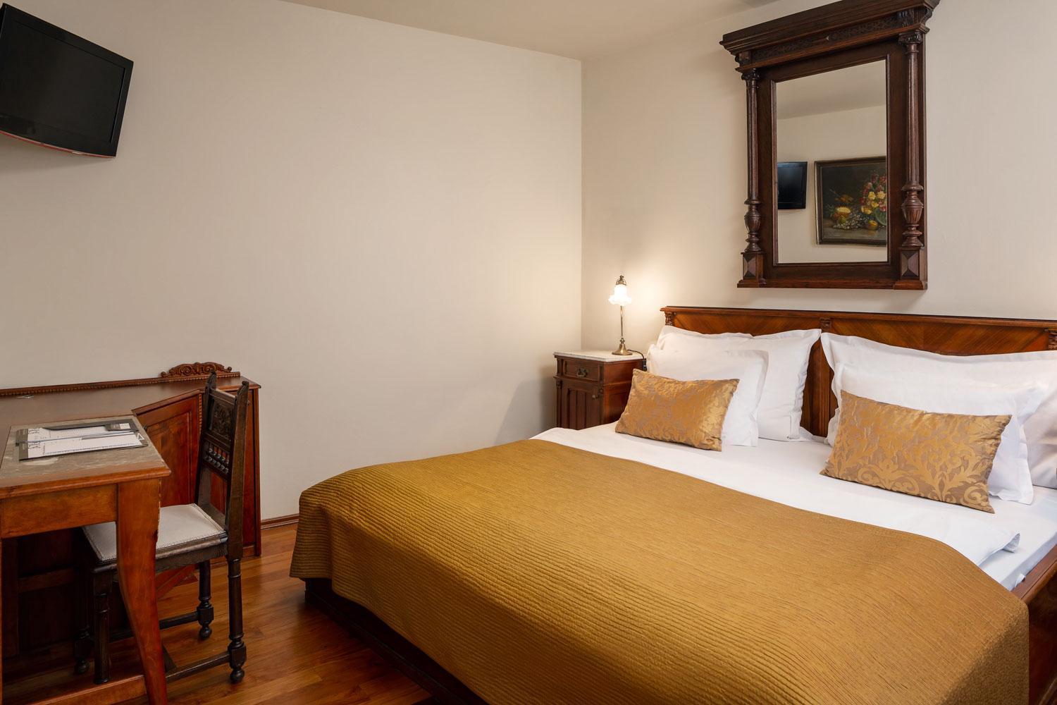 Standard Double Room One Way Shuttle Service,79084974:JPEG