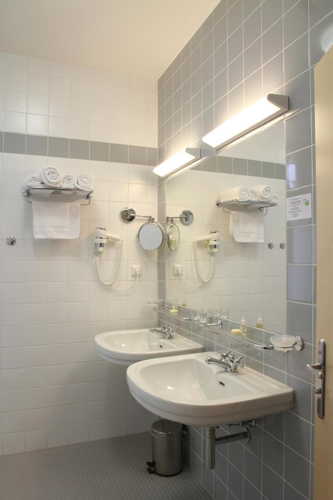 Double or Twin Room,378808021:JPEG