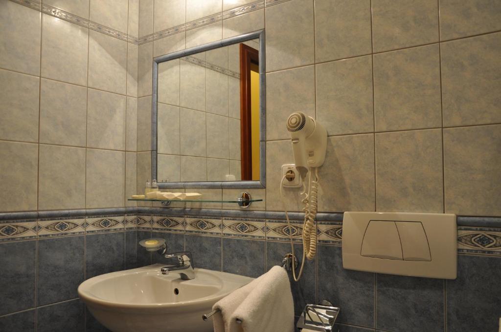 Double or Twin Room,42456913:JPEG